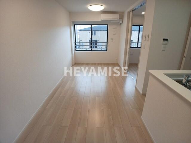 居室・リビング　※室内画像は別号室のもの