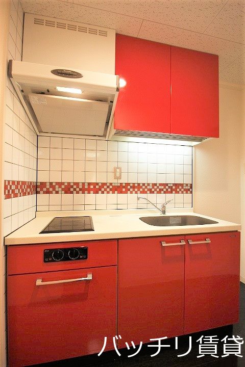 キッチン　写真は別号室の為、現状優先になります。