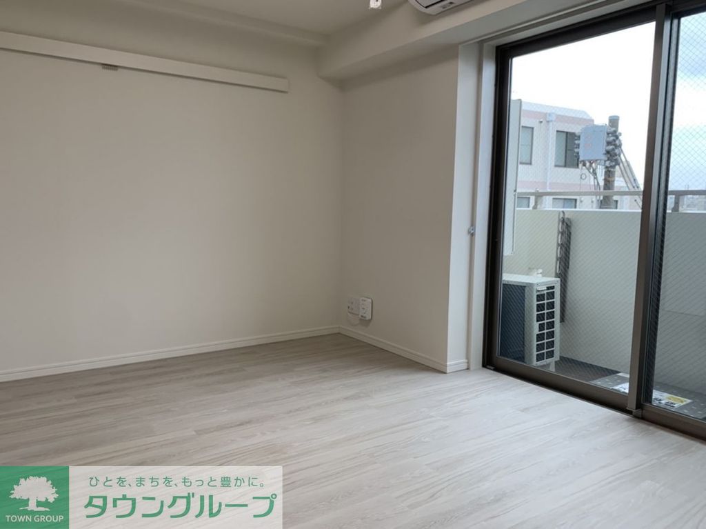 居室・リビング　エントランス