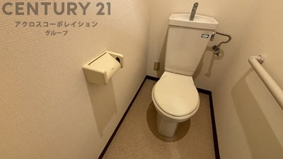 トイレ　温水洗浄便座機能付きのトイレです♪