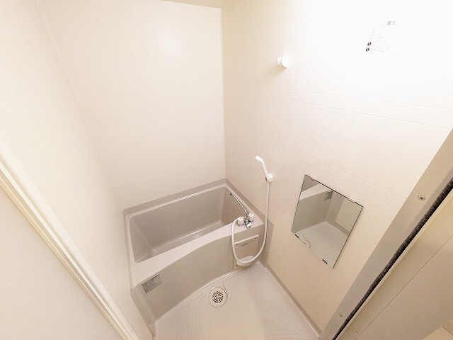 バス・シャワールーム　バスルームです。