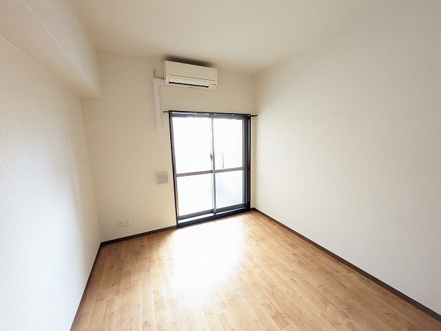 居室・リビング　横窓がないお部屋になります