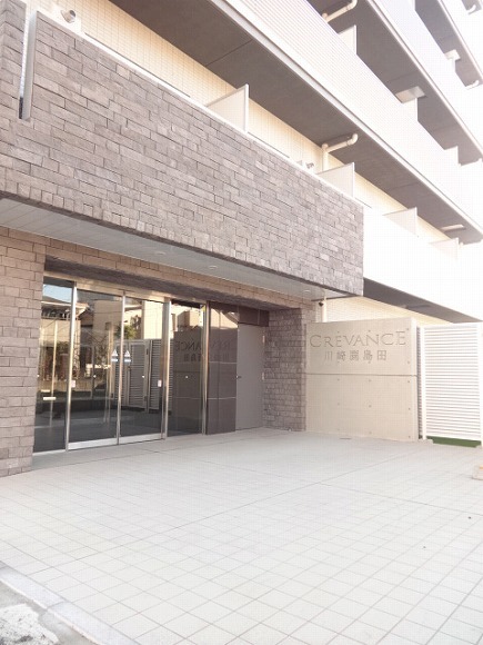 エントランス　落ち着いたエントランスです