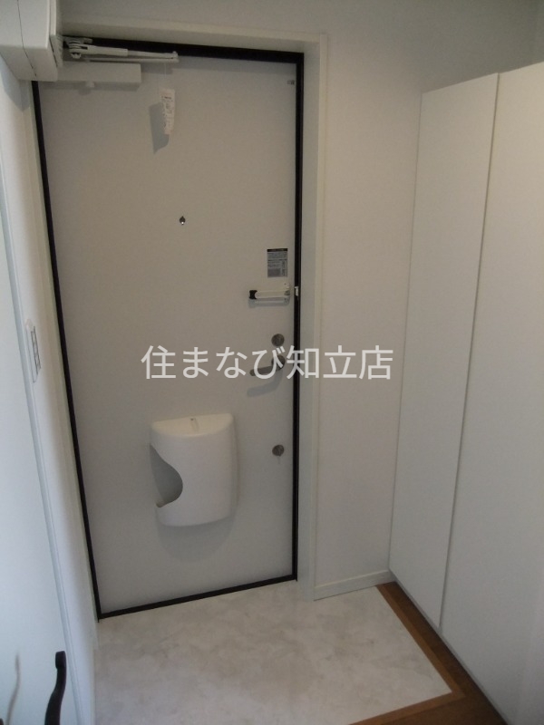 玄関　同型別部屋写真