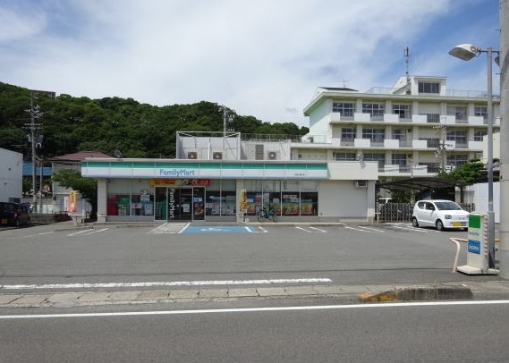 コンビニ　ファミリーマート 和歌山貴志店様（コンビニ）まで496m