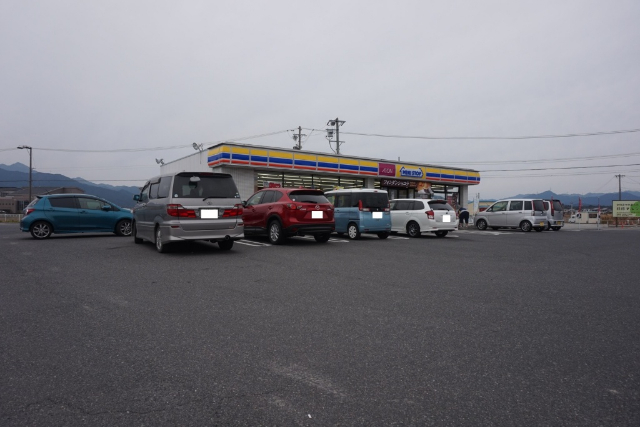 コンビニ　ミニストップ芸濃椋本店（コンビニ）まで465m