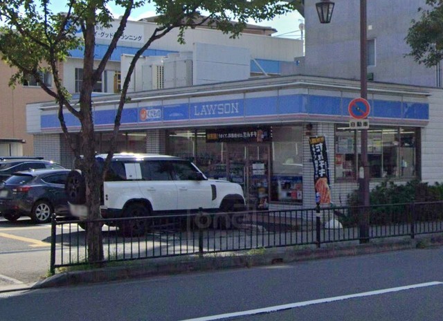 コンビニ　ローソン　内環吹田芳野町店（コンビニ）まで215m