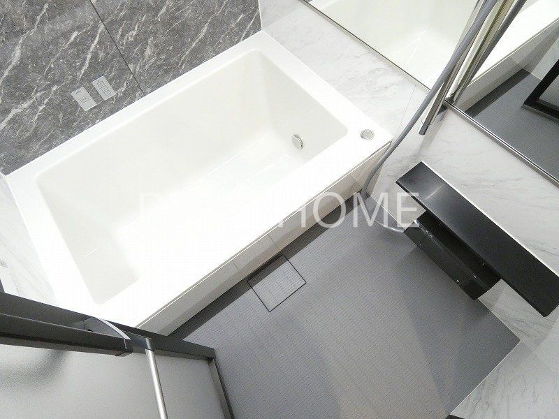 バス・シャワールーム　バルコニー