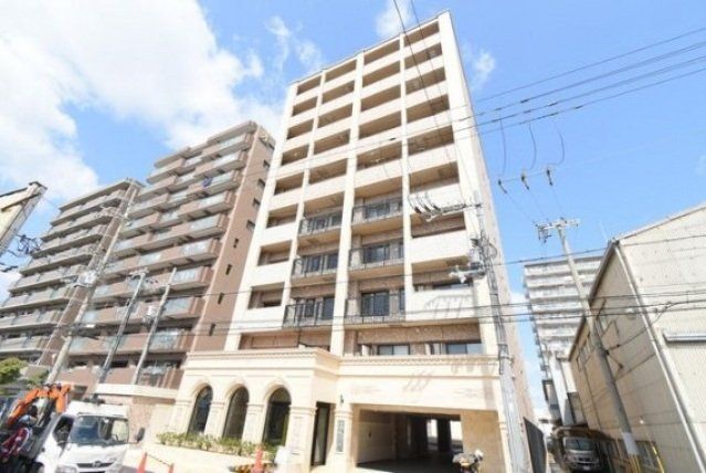 建物外観　高級感溢れる10階建てのマンションです