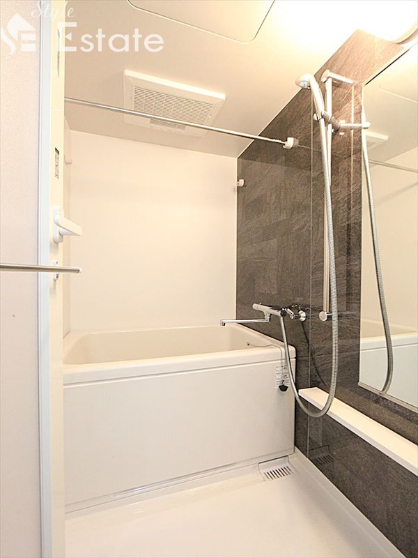 バス・シャワールーム　バスルーム