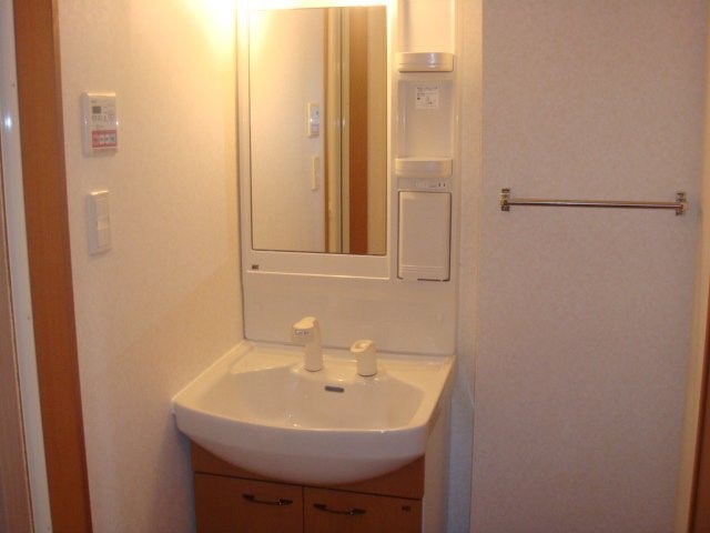 洗面設備　朝に便利な独立洗面台完備♪