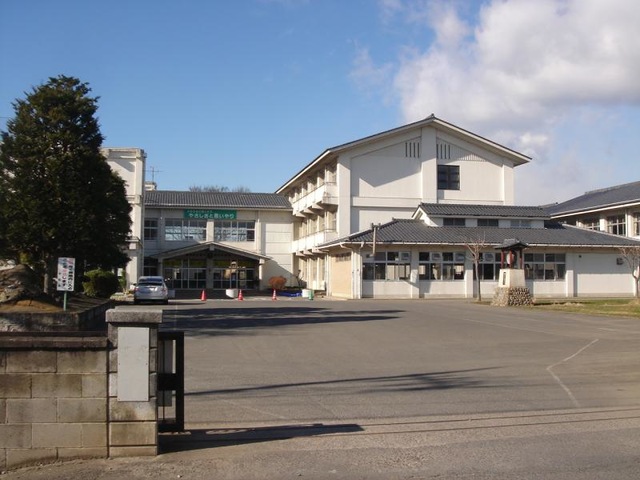小学校　栃木市立栃木第三小学校（小学校）まで1011m