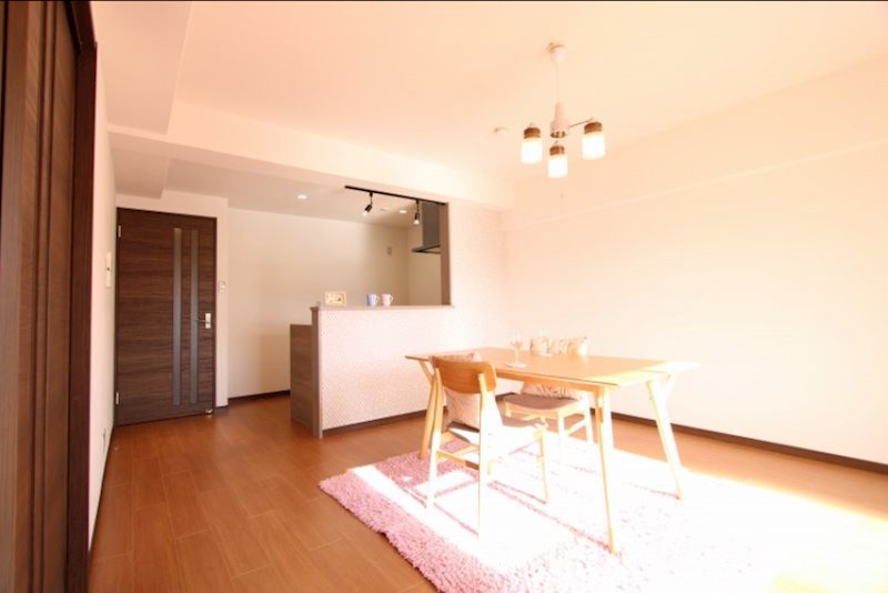 居室・リビング　リノベーション後の別部屋写真使用