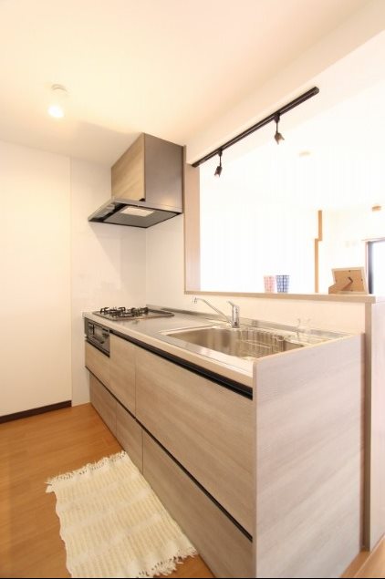 キッチン　リノベーション後の別部屋写真使用