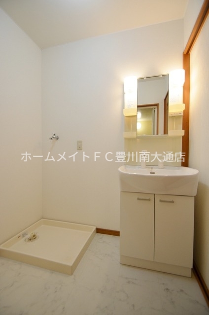 洗面設備　同型別部屋写真