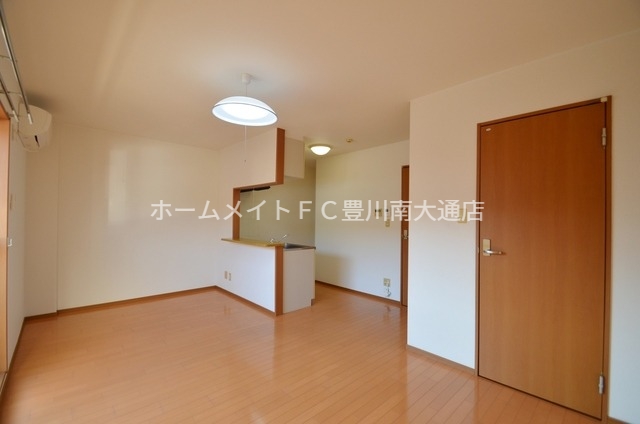 居室・リビング　同型別部屋写真