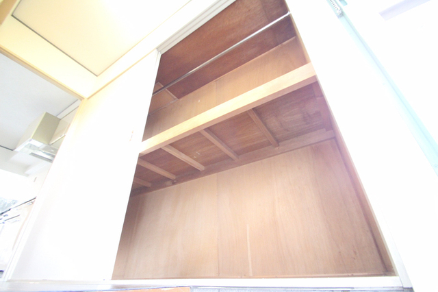 収納　※他部屋の画像です