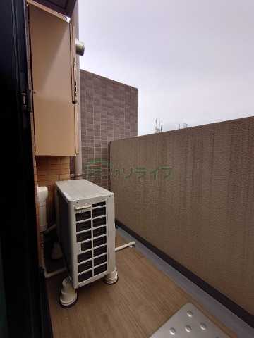 バルコニー　別部屋の参考写真になります。