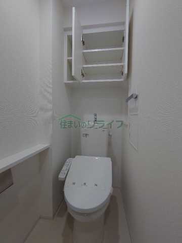 トイレ　別部屋の参考写真になります。