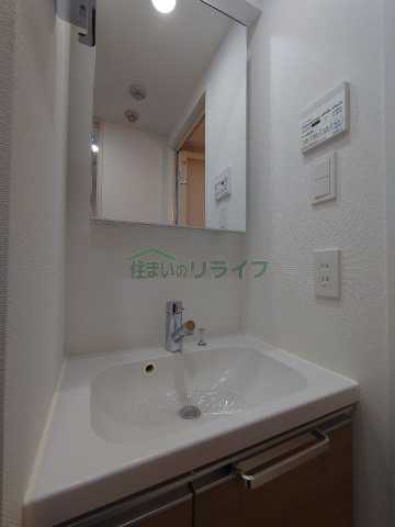 洗面設備　別部屋の参考写真になります。