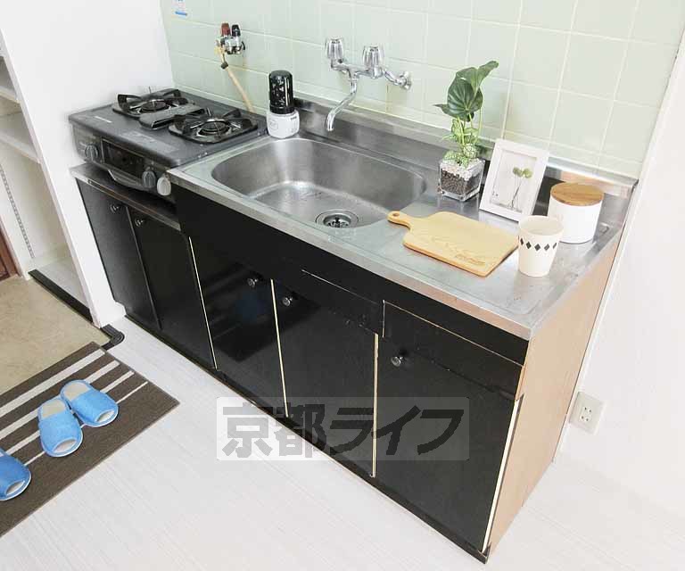 キッチン　広々２口コンロ付です。