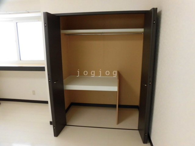 収納　洋室　収納