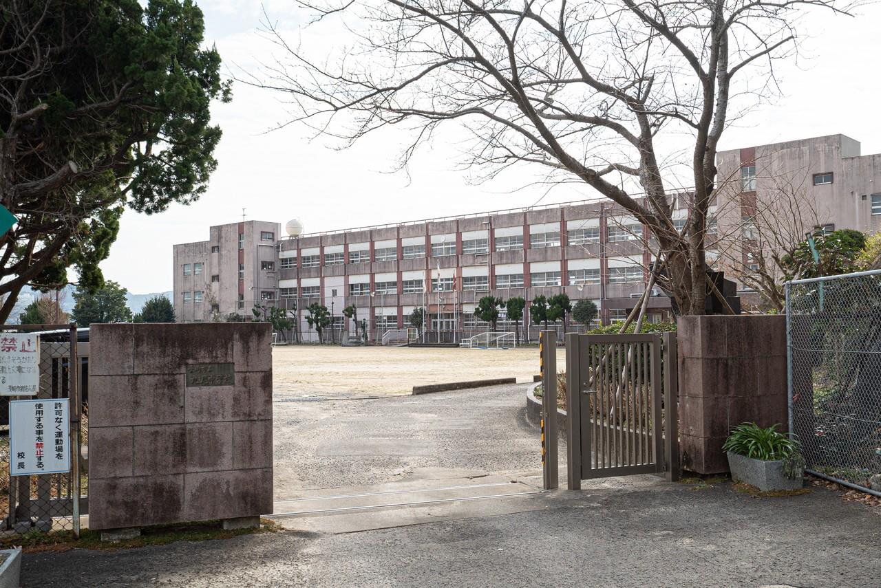 中学校　長崎市立丸尾中学校（中学校）まで1064m