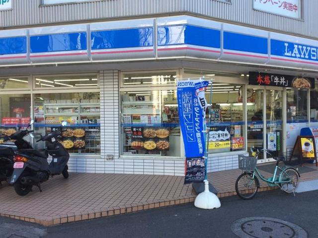 コンビニ　ローソン高井戸陸橋店（コンビニ）まで147m
