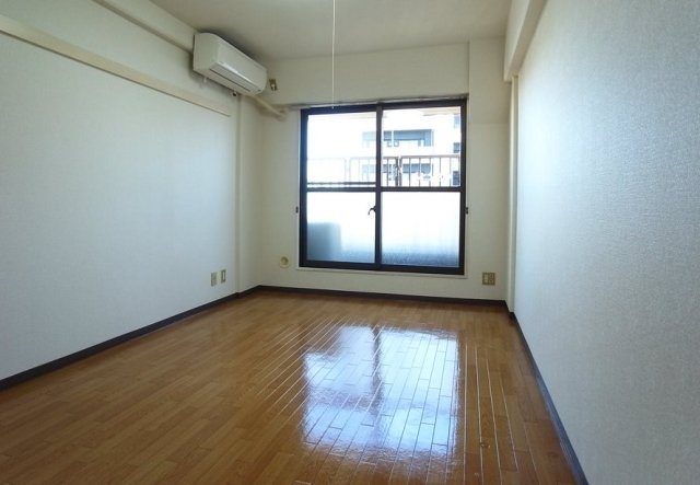 居室・リビング　家具付いていません