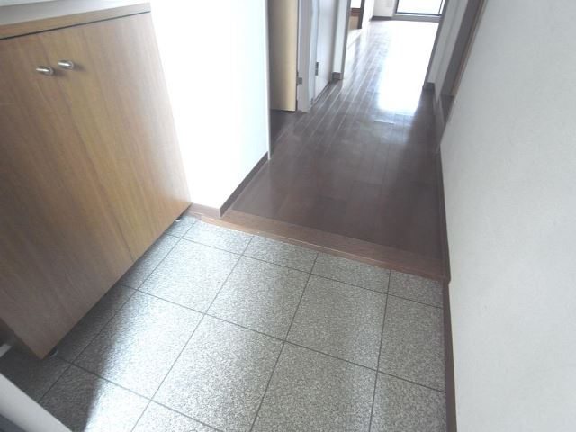 玄関　下駄箱があります。