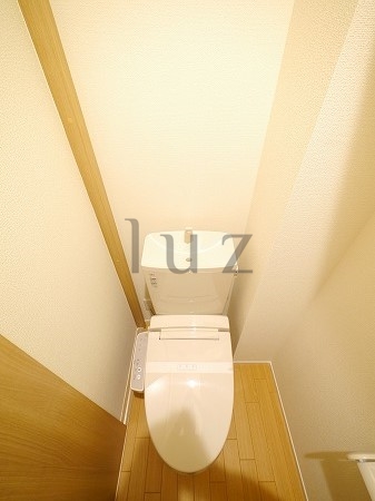 トイレ　温水洗浄便座完備のトイレ