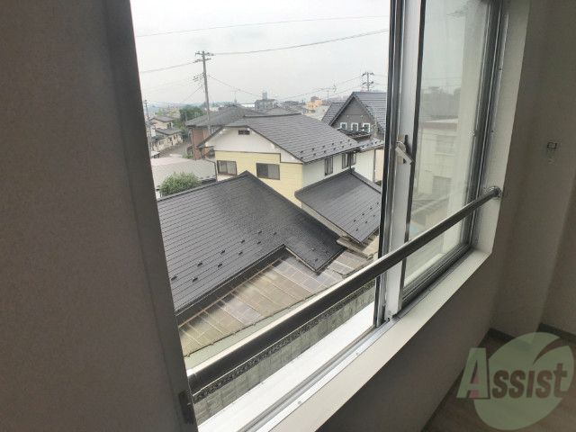 バルコニー　南向きです。暖かい日差しが望めそうですね。