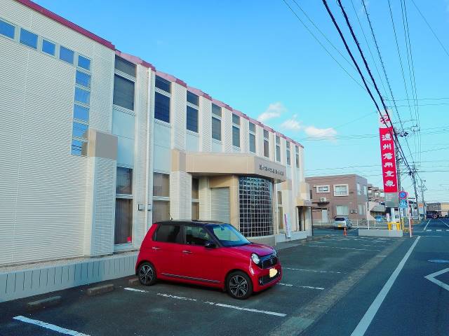 銀行　遠州信用金庫浜北支店（銀行）まで495m