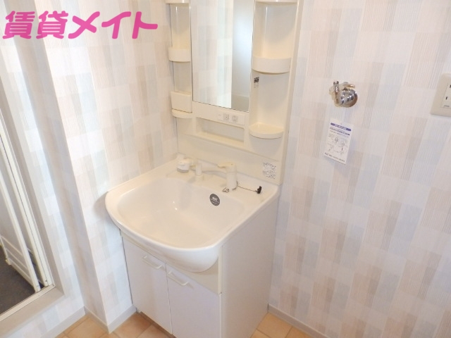 洗面設備　同型参考写真