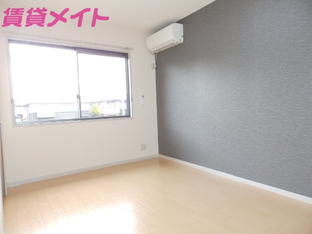 居室・リビング　同型参考写真