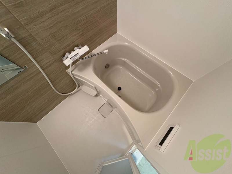 バス・シャワールーム　お風呂になります。一日の疲れを癒してくださいね。