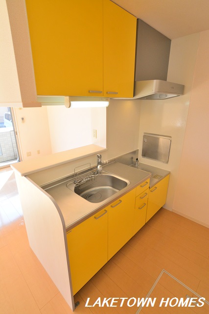 キッチン　ガスコンロ設置可能な対面式キッチンです。