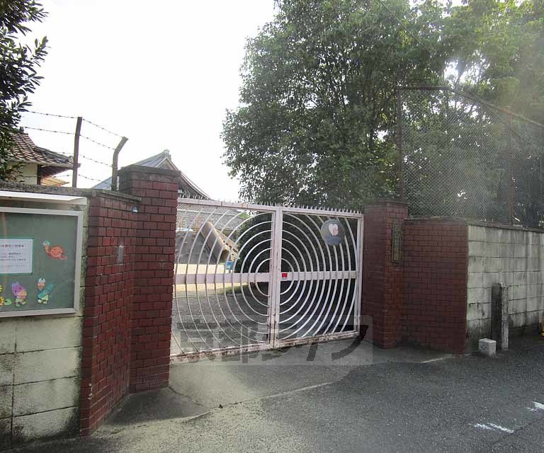 幼稚園・保育園　西山幼稚園（幼稚園・保育園）まで194m