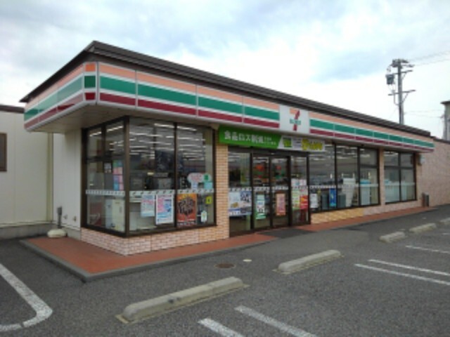 コンビニ　セブンイレブン篠の井バイパス店（コンビニ）まで512m