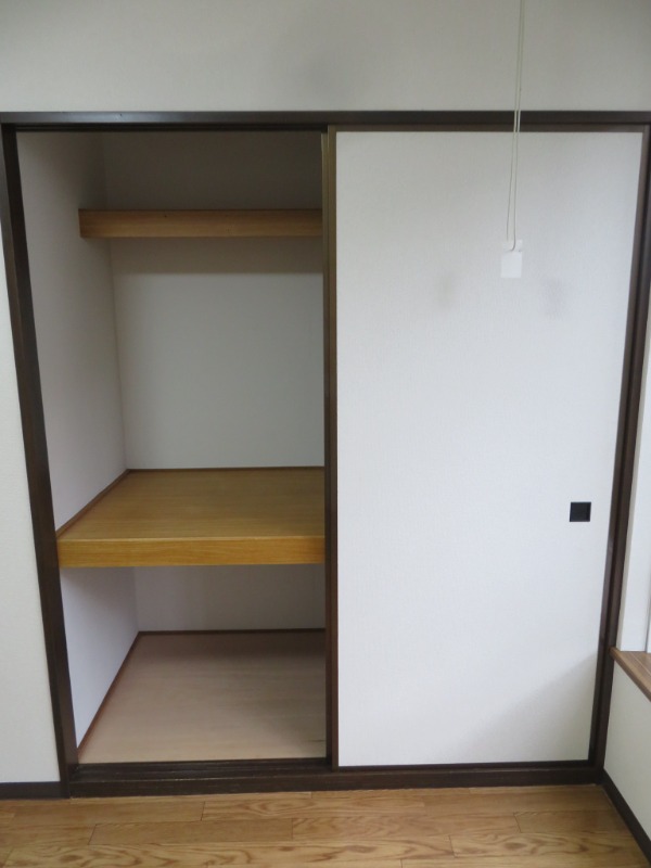 収納　＊別号室の写真となります。