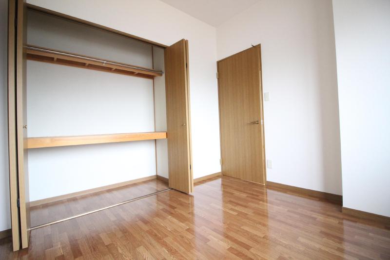 その他部屋・スペース　洋室5帖のお部屋と収納