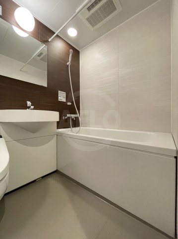 バス・シャワールーム　フォーリアライズ難波フィデル　風呂