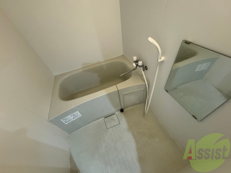 バス・シャワールーム　お風呂になります。一日の疲れを癒してくださいね。