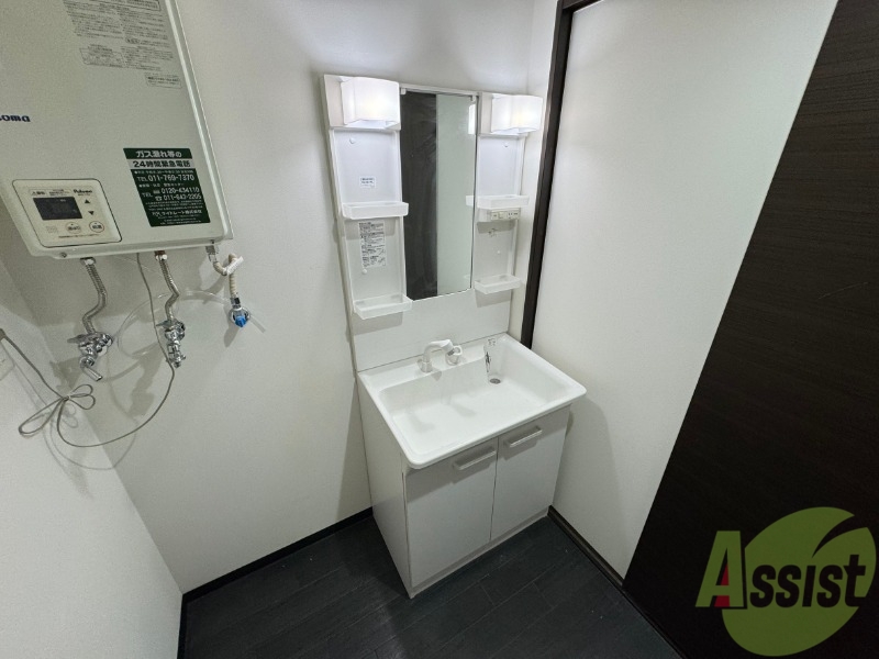 洗面設備　朝の身支度に欠かせない独立洗面台もございます！