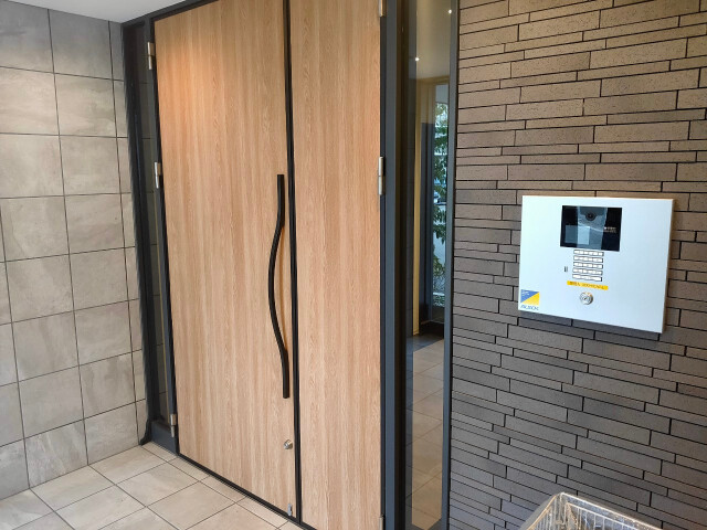 ロビー　オートロック