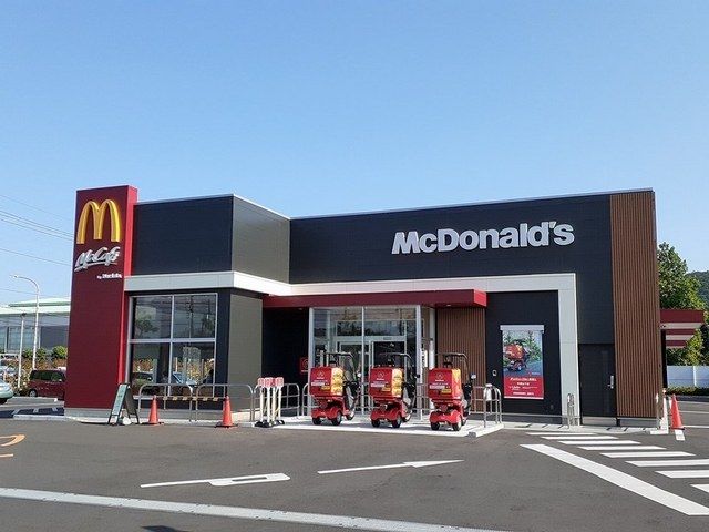 飲食店　マクドナルド（飲食店）まで800m