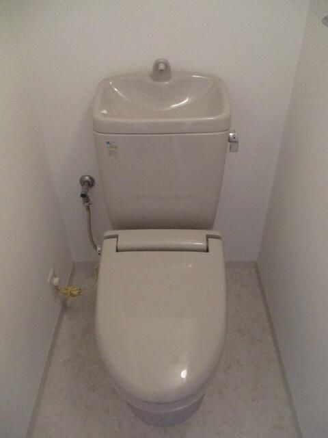 トイレ　同タイプ部屋　参考写真です