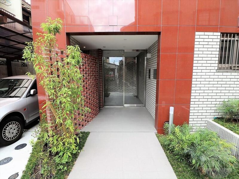 エントランス　オートロック付き