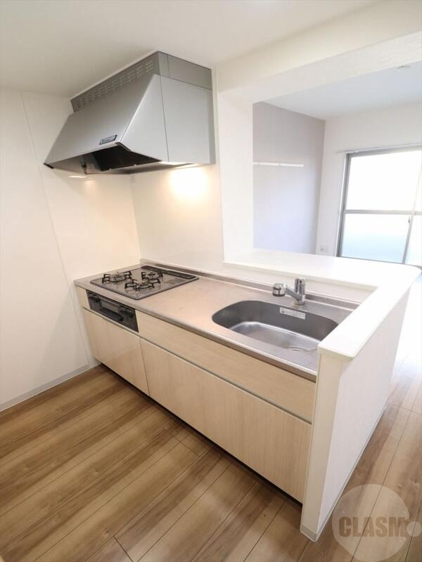 キッチン　３口ガスコンログリル付