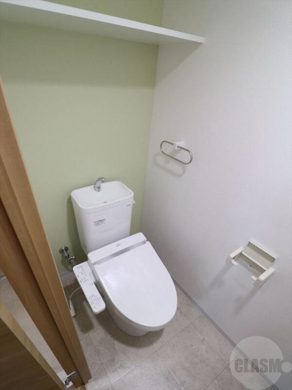 トイレ　温水洗浄型便座